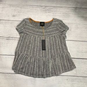 NWT Who Wear What When Where short sleeve Top